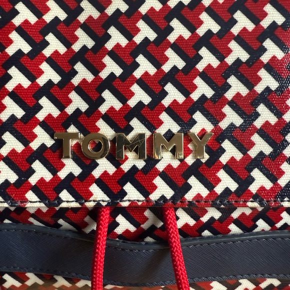 Tommy Hilfiger Blue and Red Backpack Interior - Picture 2 of 8